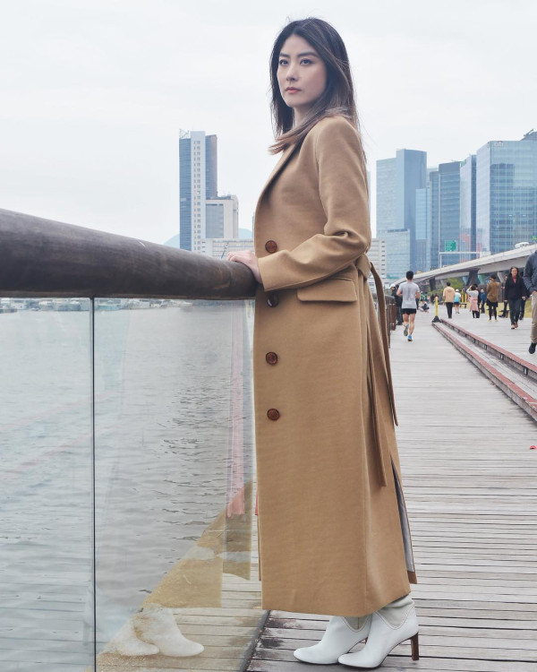 53歲陳慧琳老公劉建浩近照罕有曝光！單拖行商場竟被認出惹驚訝：很低調的路人