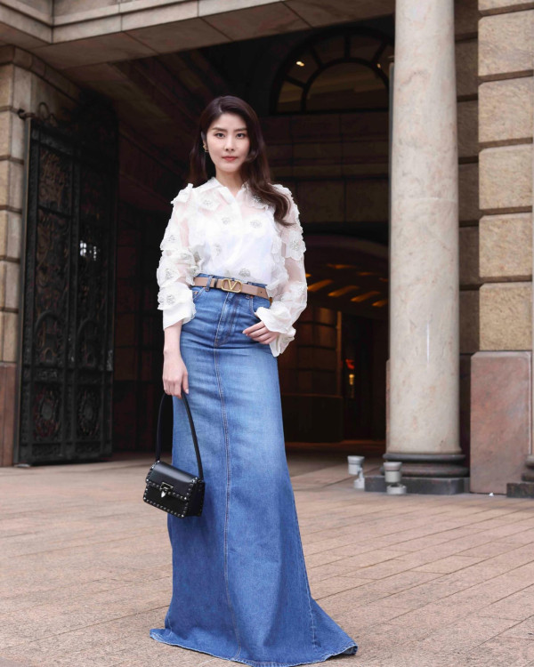 52歲陳慧琳突然剪八字胎毛瀏海！全新髮型現身南京！網民驚訝：發生咩事？ 