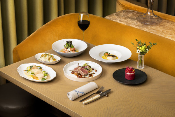 國泰航空推出全新頭等、商務飛機餐！聯乘米芝蓮星級法國菜餐廳 