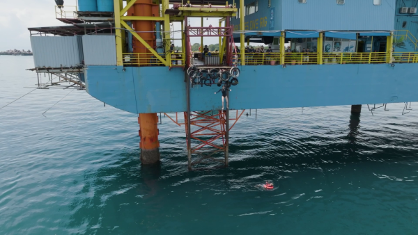 怪宿宿|黃紫恩鑽油台跳水險甩泳衣!大馬女神陳玟蒽「撻生魚」痛到屁股開花