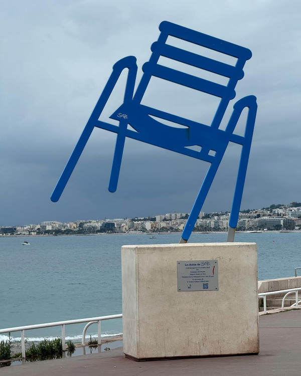 梁朝偉東京出行獲4人做1件事！ 網友驚訝排場大：像首相出行 