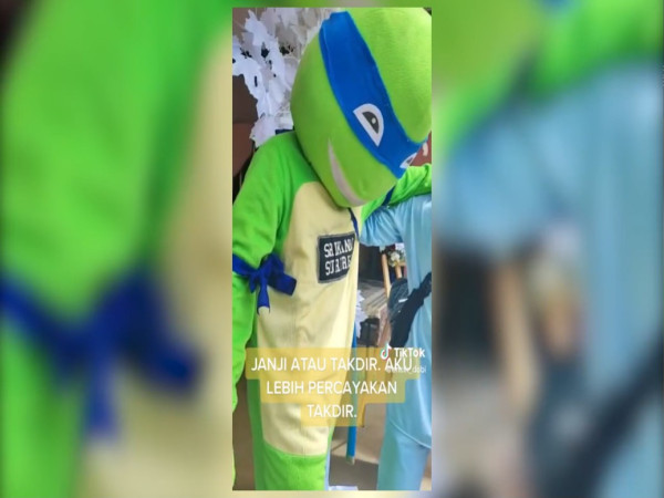 謎之忍者龜擅闖婚禮 除下頭套揭8年悲傷愛情故事！ 