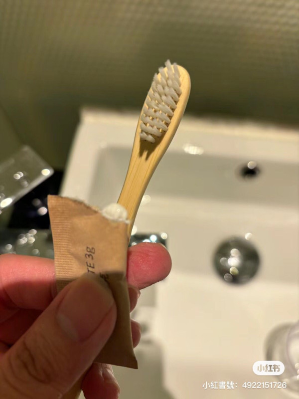 走塑新法例｜香港酒店驚見「茄汁包裝」牙膏  旅客呻難用超唔衛生：好嘔心！ 