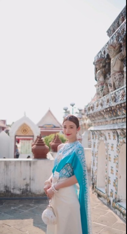 前港姐遊曼谷邪惡視角曬逆天長腿 模特兒身材carry泰服獲讚「泰靚女」