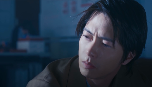 陳展鵬上深圳被熱情女粉絲胸壓！當下姿勢反應引熱議：果然有經驗 