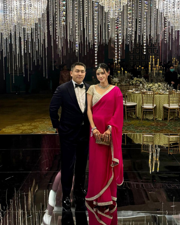 賭王前新抱坐私人飛機睇極光 去芬蘭帶14箱行李裝爆兩車