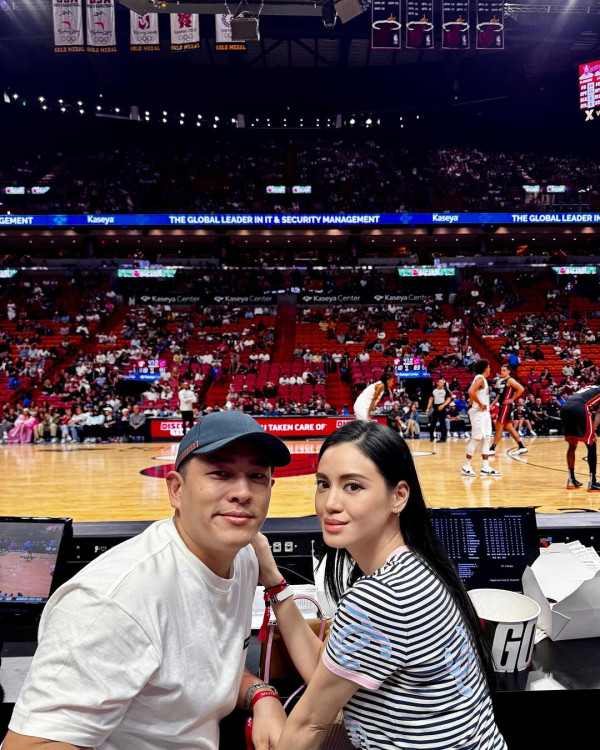 賭王前新抱坐私人飛機睇極光 去芬蘭帶14箱行李裝爆兩車