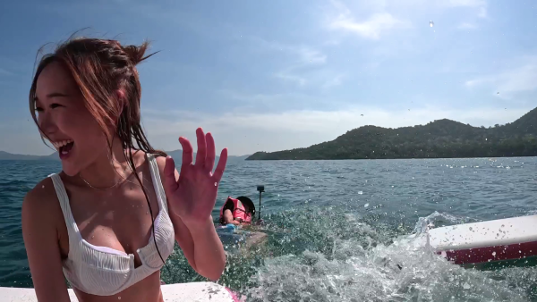 怪宿宿|TVB小花三點式泳衣福利逐格睇!豪住遊艇酒店︰港姐感覺返晒嚟