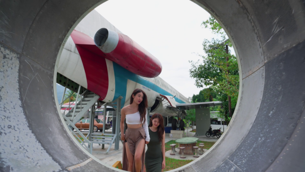 怪宿宿|TVB小花三點式泳衣福利逐格睇!豪住遊艇酒店︰港姐感覺返晒嚟