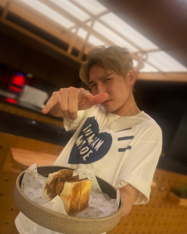 《中年好聲音2》參賽者組團飛泰國旅行 譚輝智靚老婆同行搶晒鏡 