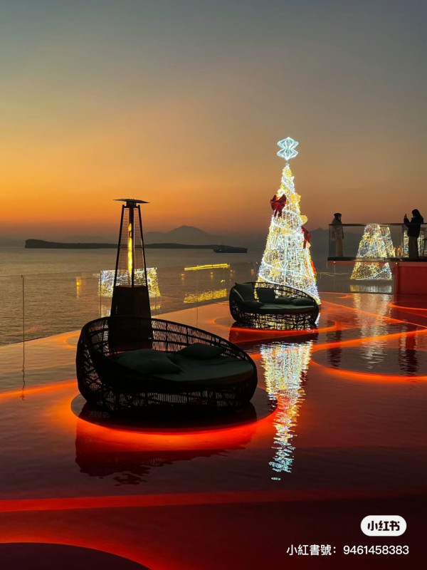 深圳南澳懸崖海景餐廳「苫也 Sanyea」 絕美日落靚景/水池圓形卡座/打卡旋轉樓梯