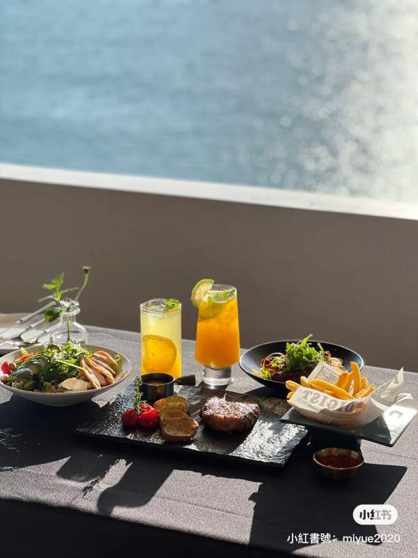 深圳南澳懸崖海景餐廳「苫也 Sanyea」 絕美日落靚景/水池圓形卡座/打卡旋轉樓梯