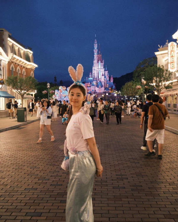 新木優子遊迪士尼相片曝光 傾城美貌堪稱真正樂園公主