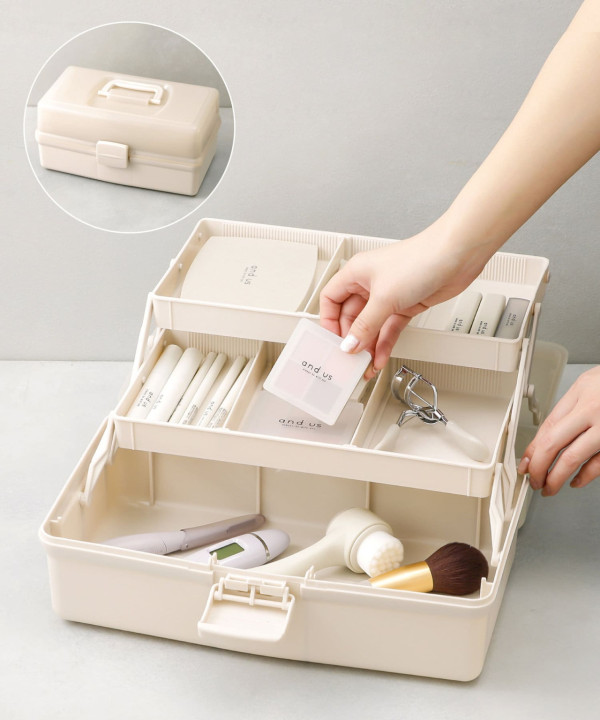 5. 這款收納箱適合收納各樣的化妝品,針線包等小物件,蓋子是半透明的容易看到裏面的東西。 5. 這款收納箱適合收納各樣的化妝品,針線包等小物件,蓋子是半透明的容易看到裏面的東西。