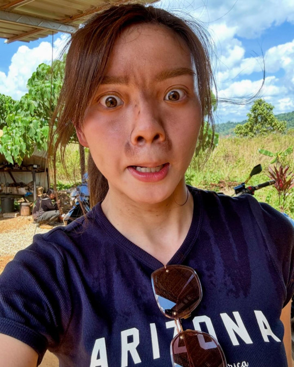 聲夢小花遊亞庇享受陽光與海灘 玩ATV越野車自動「補妝」成臉灰 