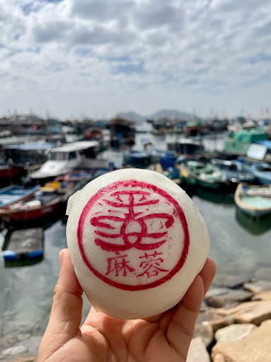 長洲太平清醮2026回歸！5.24免費睇飄色巡遊兼搶包山決賽 必食超厚沙嗲牛/流沙平安包串15大長洲美食推介