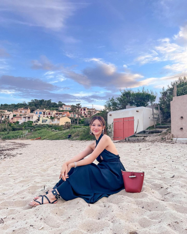 倪晨曦佗B遊法國自爆重咗○○KG「最美孕婦」第三胎下月出世 