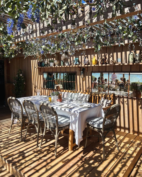 倪晨曦佗B遊法國自爆重咗○○KG「最美孕婦」第三胎下月出世 