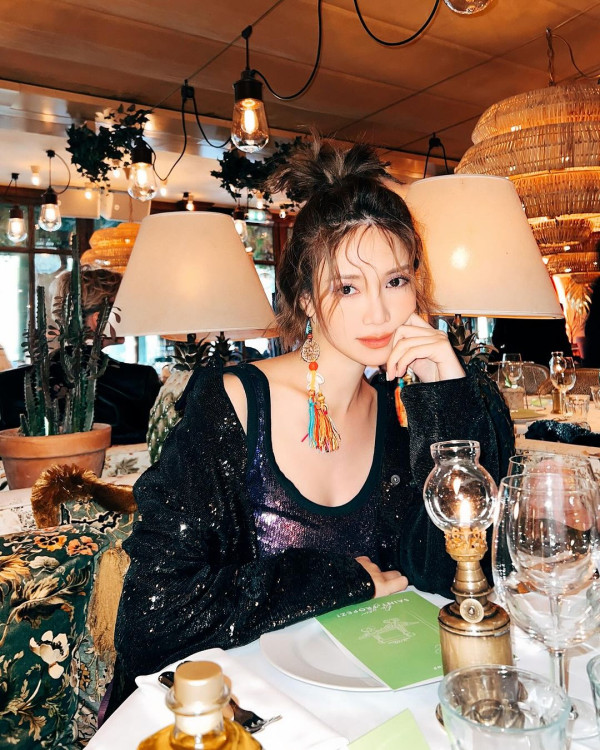 倪晨曦佗B遊法國自爆重咗○○KG「最美孕婦」第三胎下月出世 