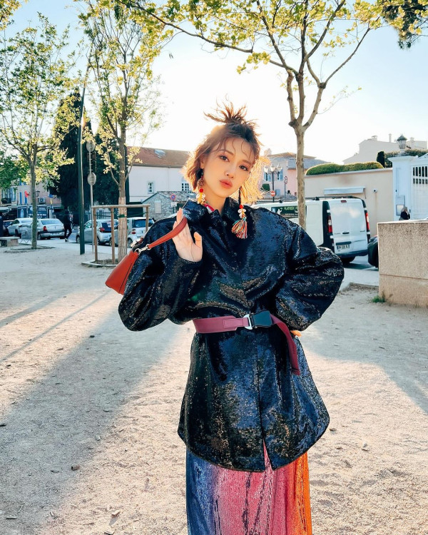 倪晨曦佗B遊法國自爆重咗○○KG「最美孕婦」第三胎下月出世 