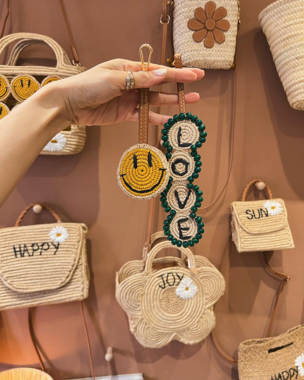 倪晨曦佗B遊法國自爆重咗○○KG「最美孕婦」第三胎下月出世 