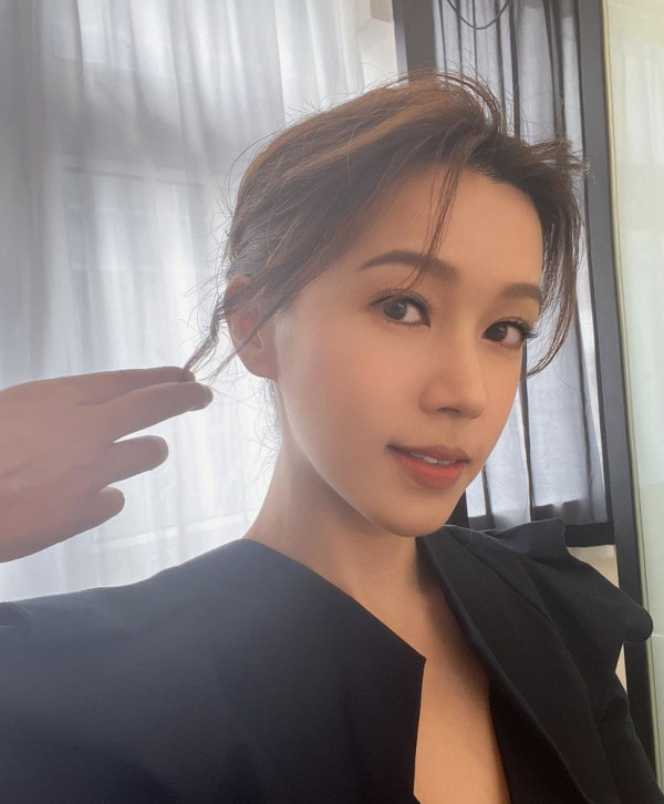 傅嘉莉廈門旅行 品嚐蟲蟲美食「土筍凍」面不改容 網民大讚：女漢子！ 