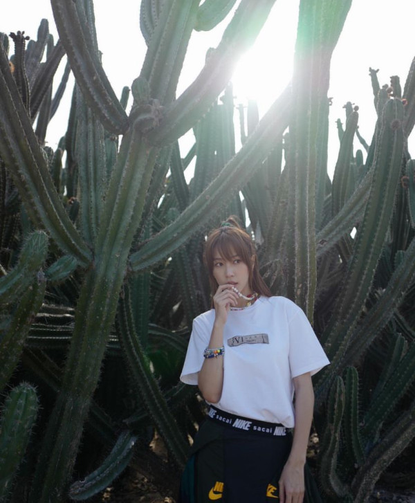 傅嘉莉廈門旅行 品嚐蟲蟲美食「土筍凍」面不改容 網民大讚：女漢子！ 