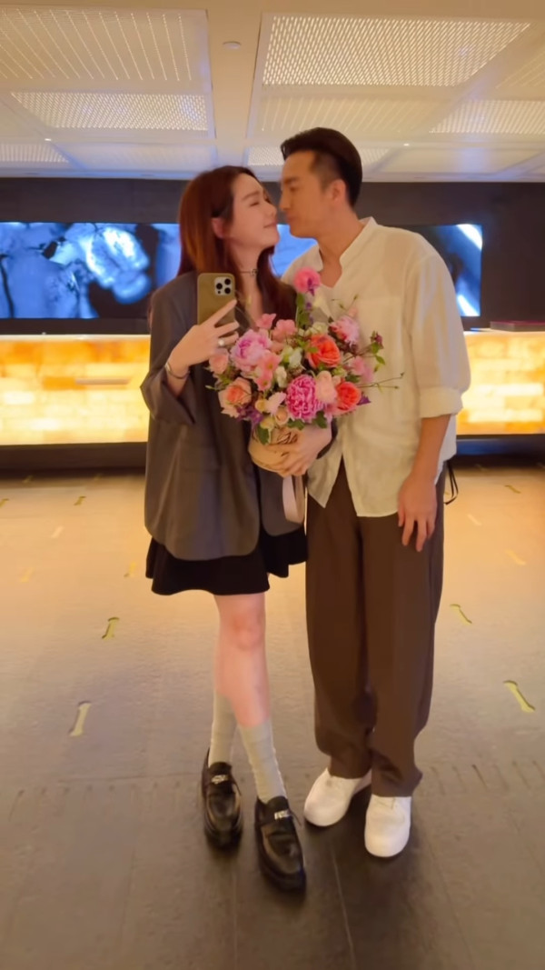 TVB視帝馬國明被內地網友巧遇親民合照 搭高鐵坐二等座獲讚貼地