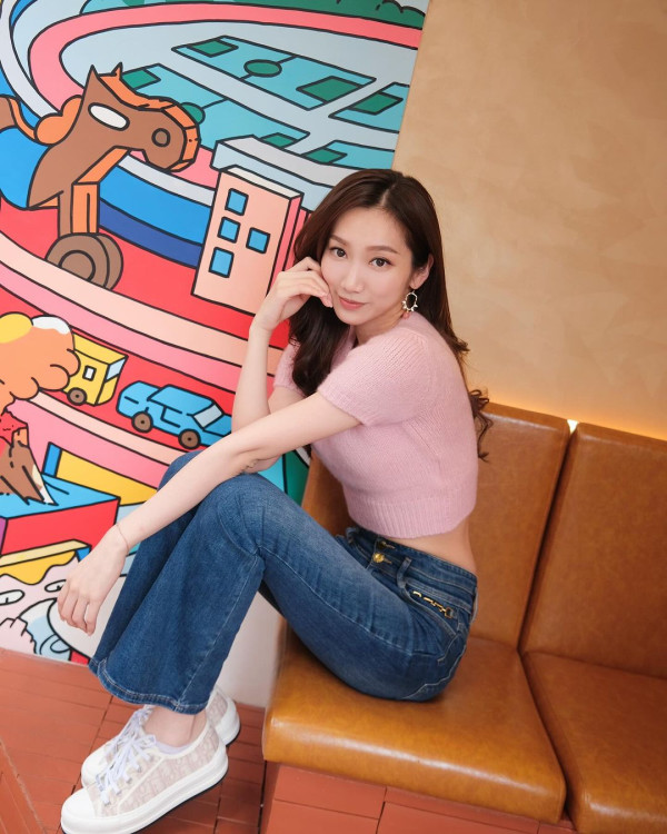 《東張》女主持遊新加坡曬Fit爆身材 自爆旅行後「生蛇」:又痕又痛