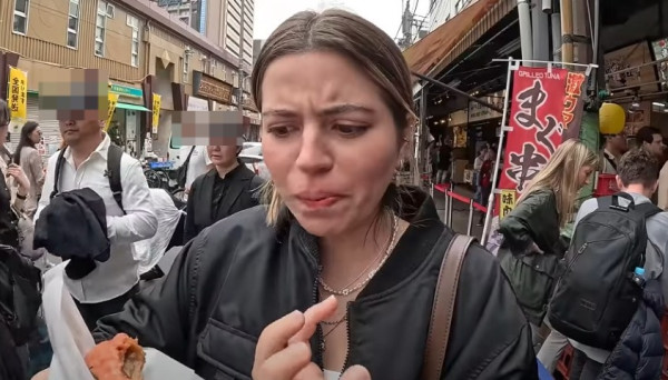 選美冠軍酒店偷竊被捕 將贓物掉落街 更被揭有囤積癖 