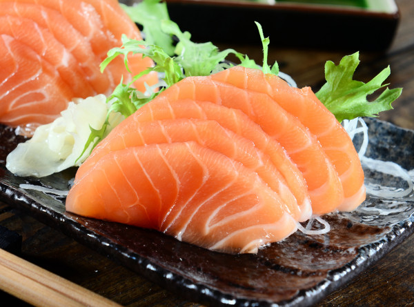 三文魚含豐富優質蛋白質及Omega-3,可修復肝臟發炎。 三文魚含豐富優質蛋白質及Omega-3,可修復肝臟發炎。