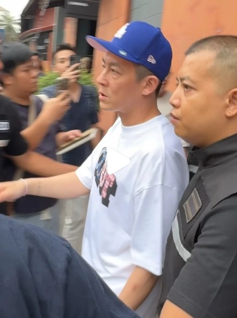 陳冠希驚喜現身周杰倫台北演唱會 一動作掀《頭文字D》集體回憶！ 