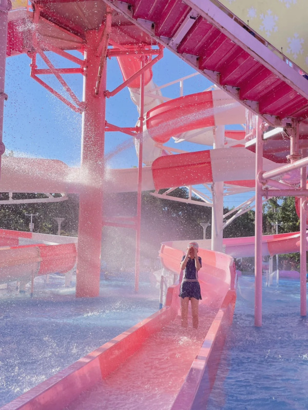 深圳夢幻粉紅水上樂園「星高度夢想水世界」 3萬平方米!打卡彩虹滑梯/人造衝浪/漂流玻璃橋