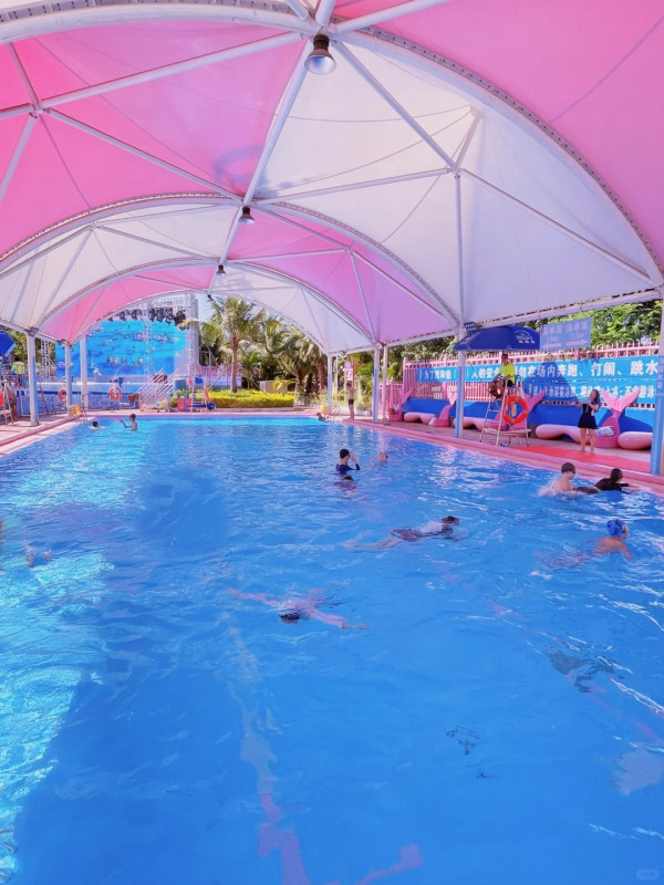 深圳夢幻粉紅水上樂園「星高度夢想水世界」 3萬平方米!打卡彩虹滑梯/人造衝浪/漂流玻璃橋