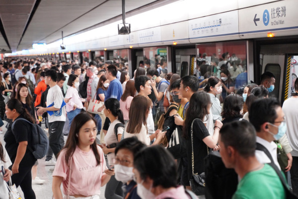 港鐵錦上路站「結界」終於解封！編輯實測3HK 5G入隧道「零斷網」煲劇：順到嚇親