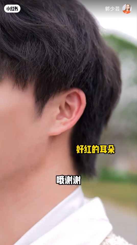 55歲前港姐單身多年驚揭與00後小鮮肉約會 攬腰兼咬耳仔甜到漏!