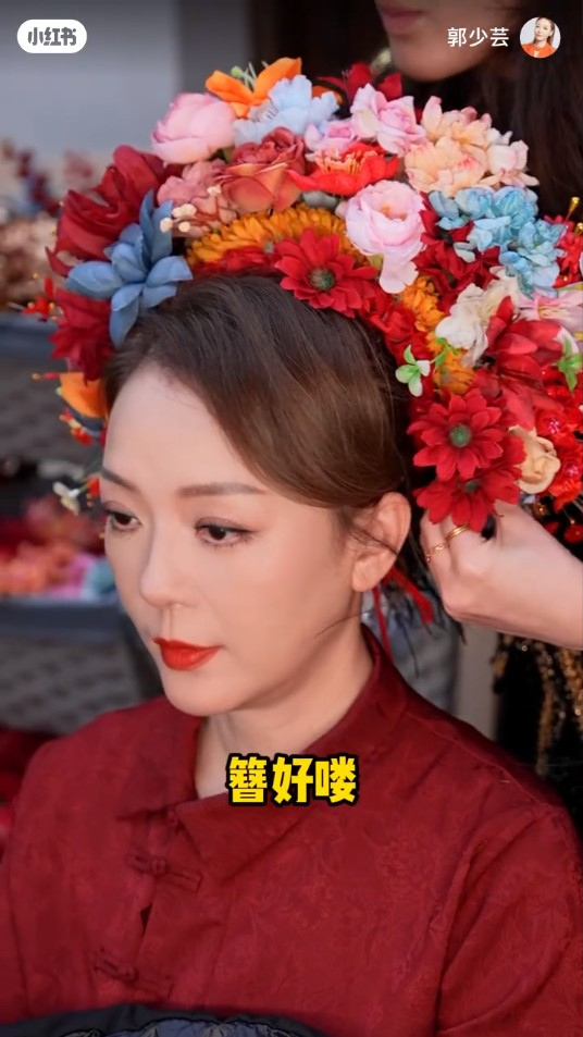 55歲前港姐單身多年驚揭與00後小鮮肉約會 攬腰兼咬耳仔甜到漏!