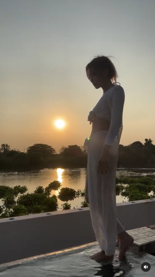 前TVB女藝人遊泰國曬零贅肉Fit爆身材 去年秘密產子後極速修身 囝囝超可愛 