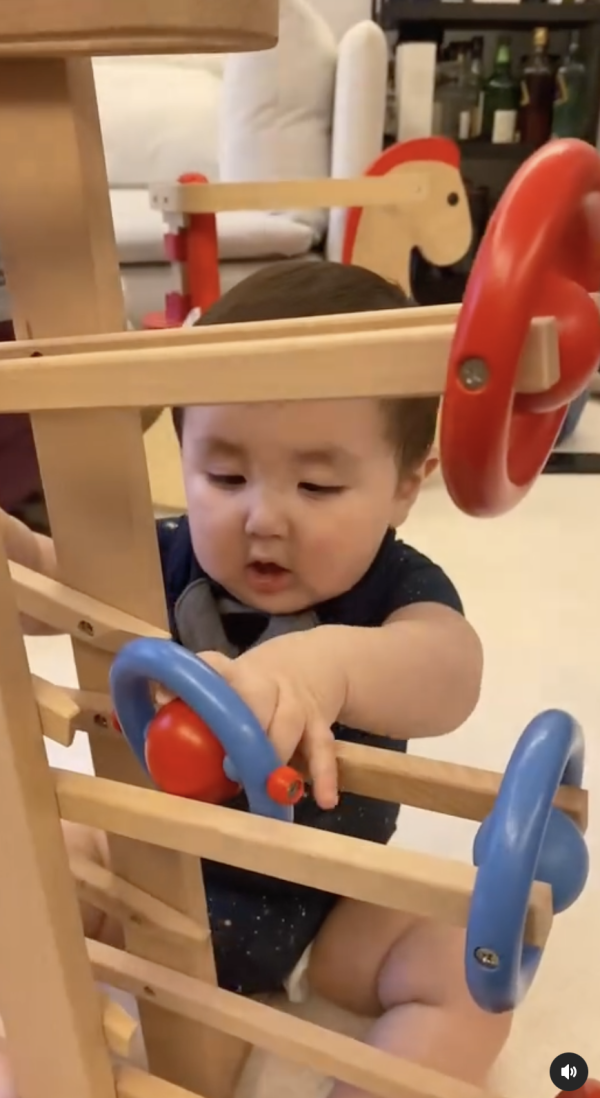 前TVB女藝人遊泰國曬零贅肉Fit爆身材 去年秘密產子後極速修身 囝囝超可愛 