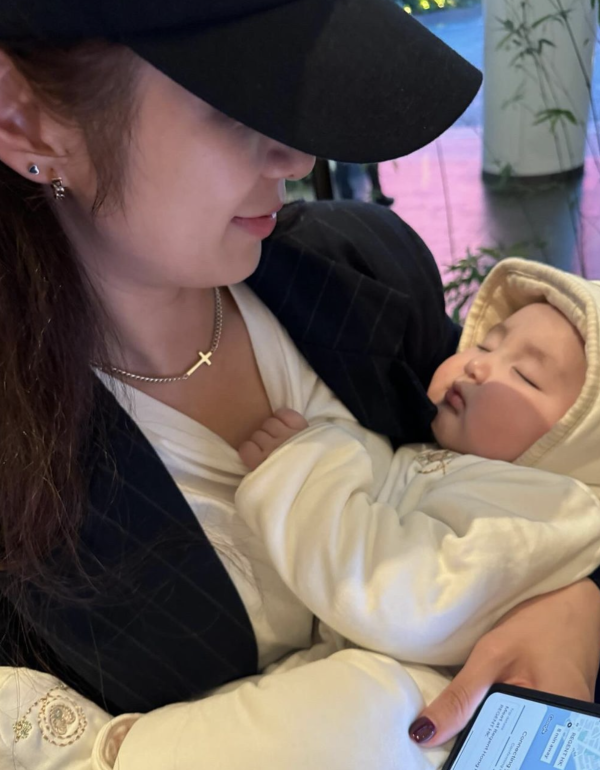 前TVB女藝人遊泰國曬零贅肉Fit爆身材 去年秘密產子後極速修身 囝囝超可愛 