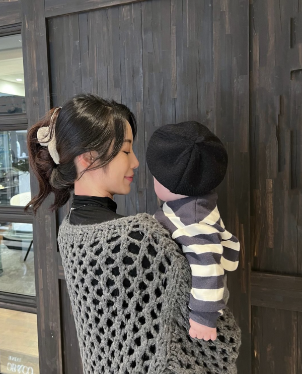 前TVB女藝人遊泰國曬零贅肉Fit爆身材 去年秘密產子後極速修身 囝囝超可愛 