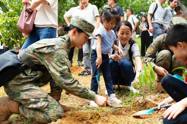 逾千人參與香港植樹日種6,000棵樹苗 記得睇埋「行山禮儀貼士」