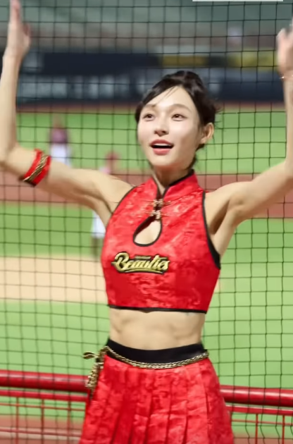 現在暴瘦的林襄(林襄IG) 《加州大地震》荷里活性感女星Alexandra Daddario分享產後六天照片 全網被震驚:美呆了/看起來完全不像生過