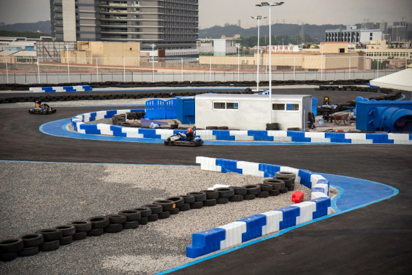 深圳最美天台卡丁車場ONE KART￥88起任玩！佔地1.3平方米/唯美日落靚景 