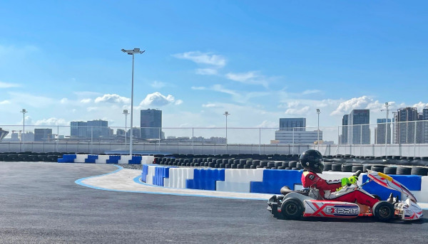 深圳最美天台卡丁車場ONE KART￥88起任玩！佔地1.3平方米/唯美日落靚景 