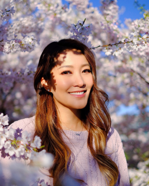 前港姐季軍誕女榮升新手媽媽!拍片餵人奶惹熱論!大呻餵人奶的辛酸