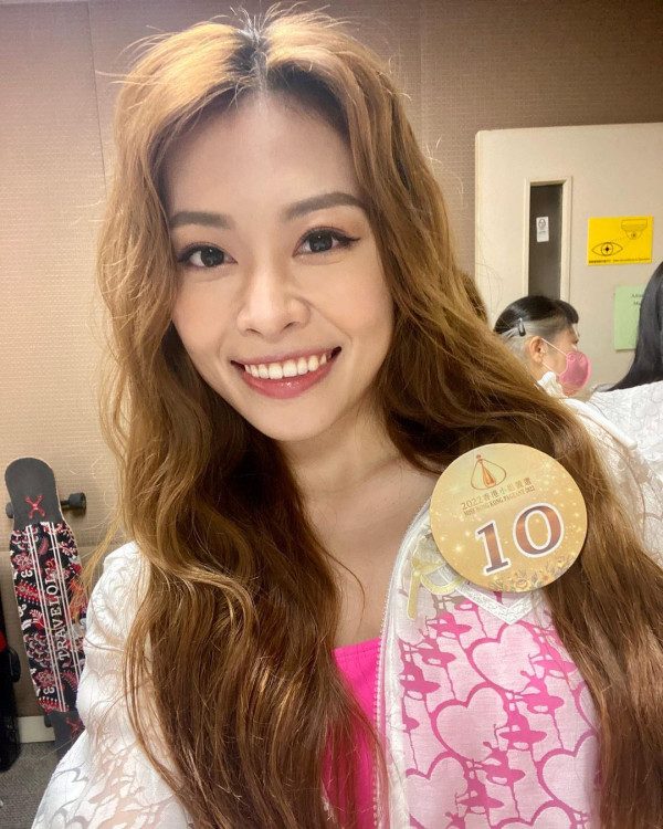 落選港姐遊日曬和服照獲讚有氣質 去年轉戰TVB新聞部收起性感 