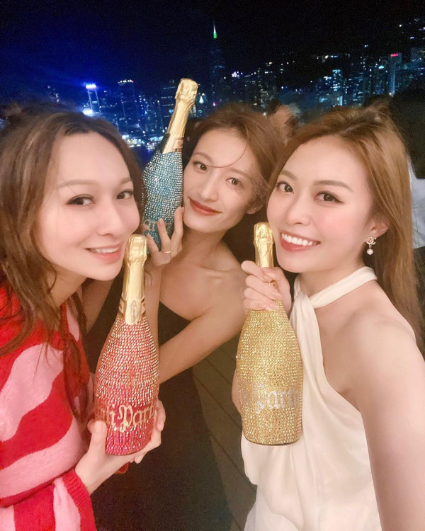 落選港姐遊日曬和服照獲讚有氣質 去年轉戰TVB新聞部收起性感 