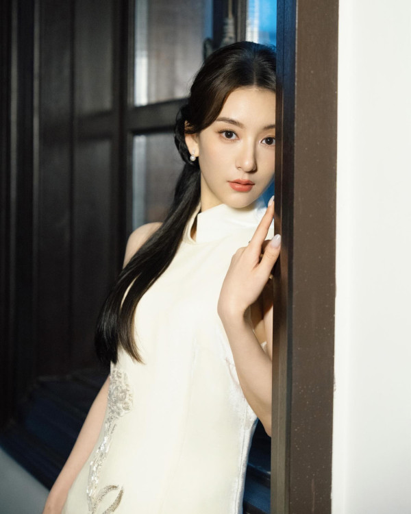 林明禎新歌預告大派福利！突破性感尺度露美臀險走光 ! 