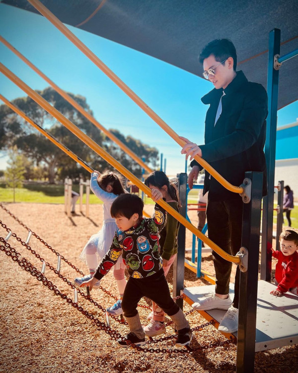 盛勁為曬湊仔相盡顯慈父樣  以13字疑向老婆暗示想做爸爸！麥明詩留言咁回應？ 